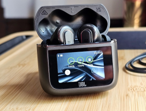JBL trình làng tai nghe true wireless Tour Pro 3 với loạt nâng cấp đáng tiền